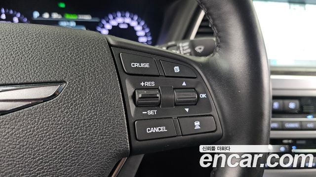 Genesis G80 2018 — photo 32