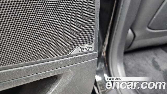 Genesis G80 2018 — photo 33