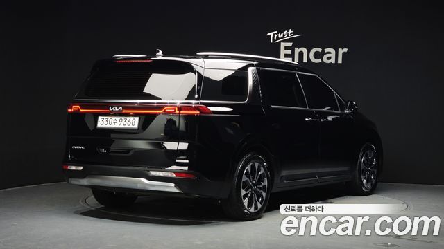 Kia Canival 2023 — photo 2