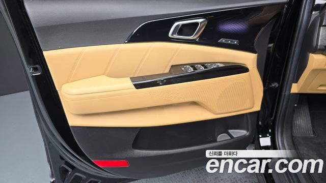 Kia Canival 2023 — photo 14