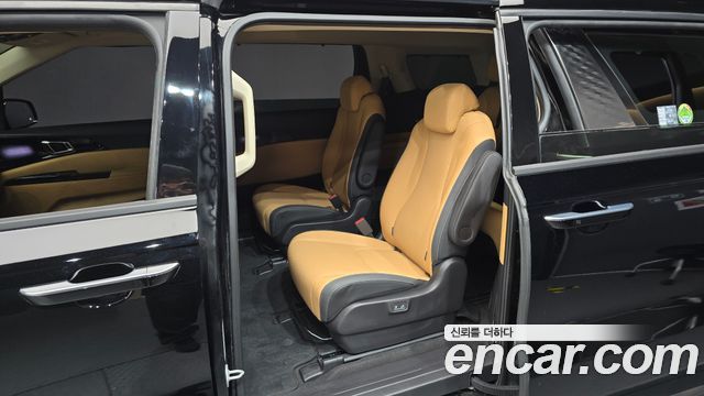 Kia Canival 2023 — photo 16