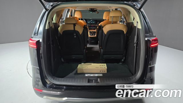 Kia Canival 2023 — photo 28
