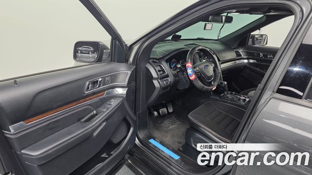 Ford Explorer 2019 — photo 10