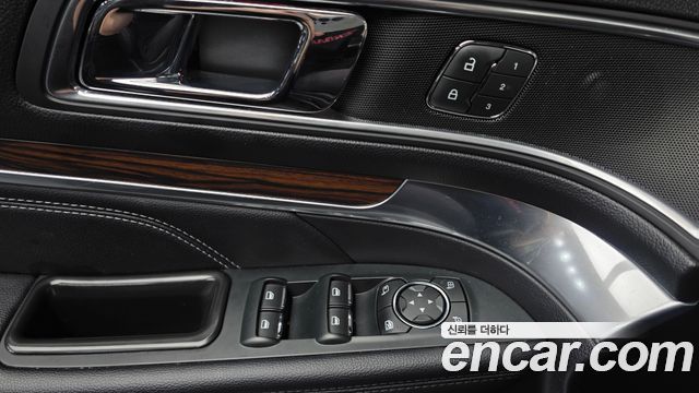 Ford Explorer 2019 — photo 11