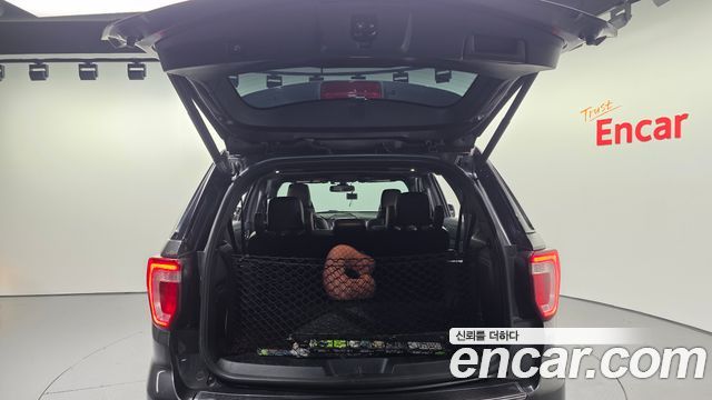 Ford Explorer 2019 — photo 19