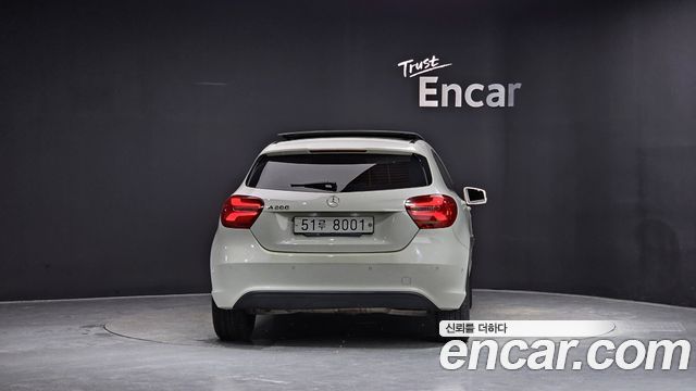 Mercedes-Benz A-Class 2018 — photo 4