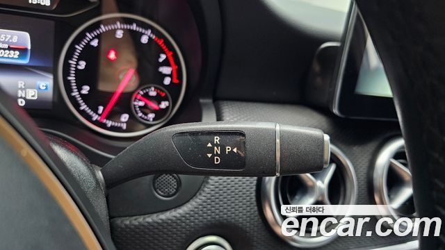 Mercedes-Benz A-Class 2018 — photo 9