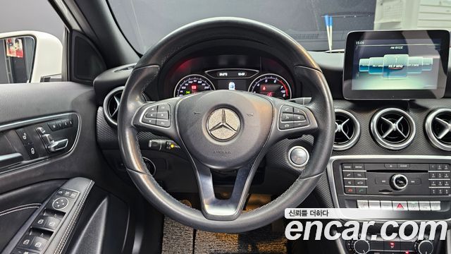 Mercedes-Benz A-Class 2018 — photo 13