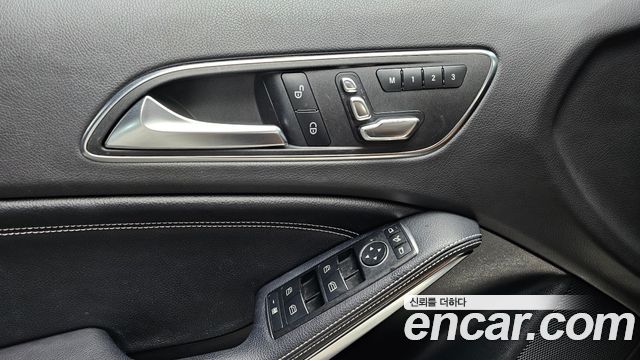 Mercedes-Benz A-Class 2018 — photo 16