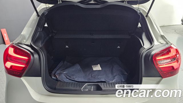 Mercedes-Benz A-Class 2018 — photo 20