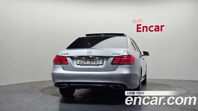 Mercedes-Benz E-Class 2014 — photo 4