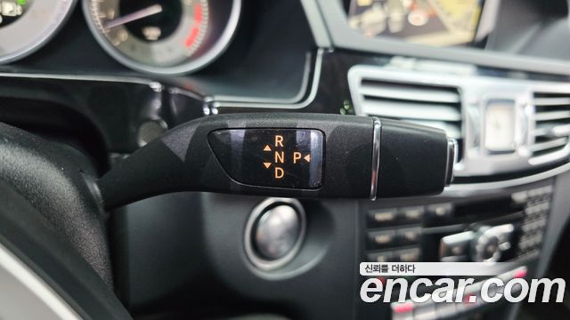 Mercedes-Benz E-Class 2014 — photo 9