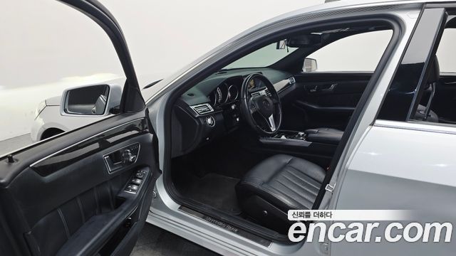 Mercedes-Benz E-Class 2014 — photo 10