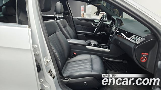 Mercedes-Benz E-Class 2014 — photo 12