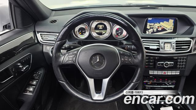 Mercedes-Benz E-Class 2014 — photo 13