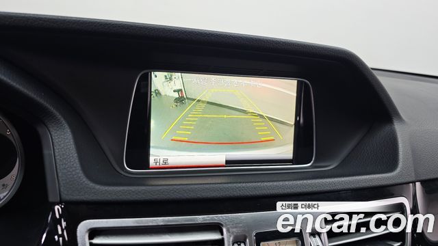Mercedes-Benz E-Class 2014 — photo 17