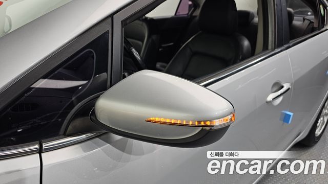 Kia K3 2015 — photo 19