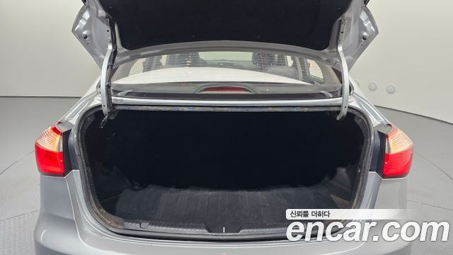 Kia K3 2015 — photo 22