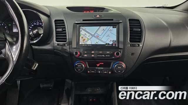 Kia K3 2015 — photo 23
