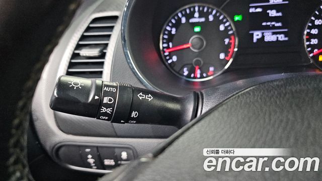 Kia K3 2015 — photo 26