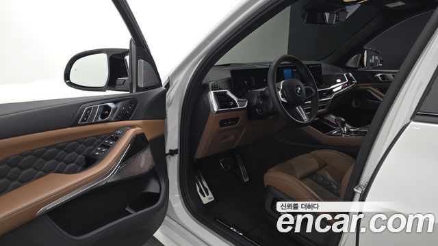 BMW X5M 2025 — photo 13