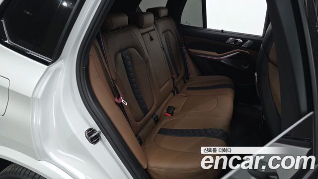 BMW X5M 2025 — photo 18