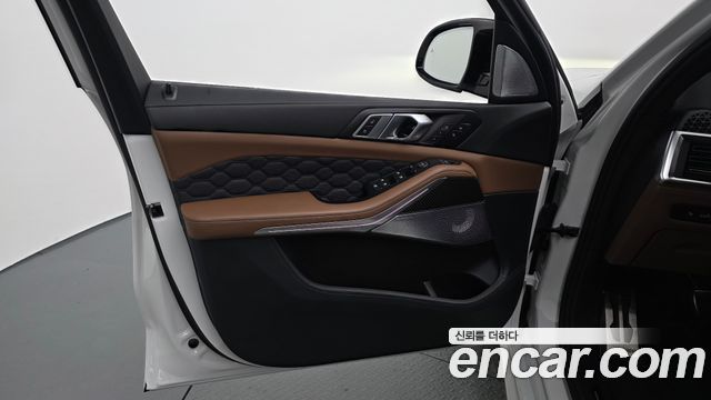BMW X5M 2025 — photo 14