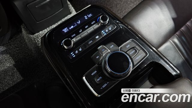 Genesis EQ900 2018 — photo 19