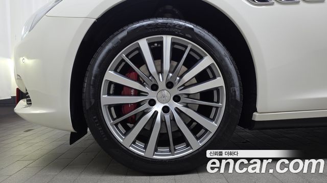 Maserati Quattroporte 2019 — photo 5