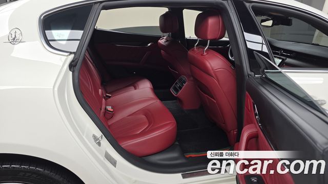 Maserati Quattroporte 2019 — photo 17