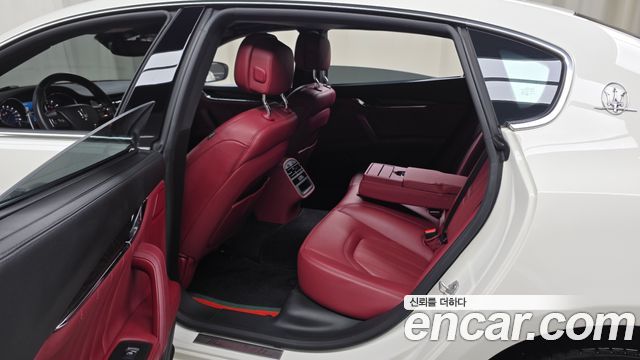 Maserati Quattroporte 2019 — photo 18