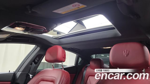 Maserati Quattroporte 2019 — photo 30