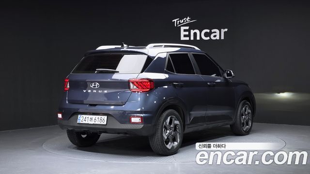 Hyundai Venue 2023 — photo 2