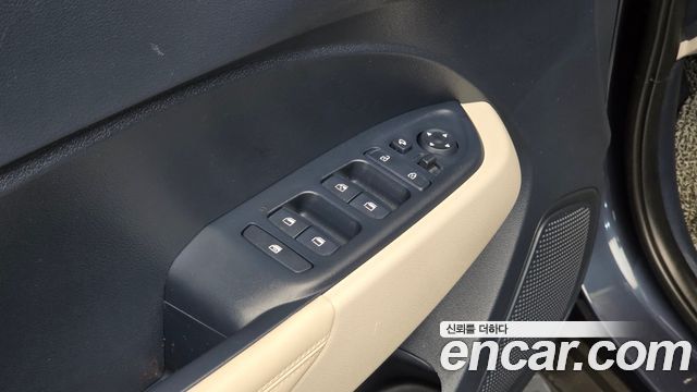 Hyundai Venue 2023 — photo 16