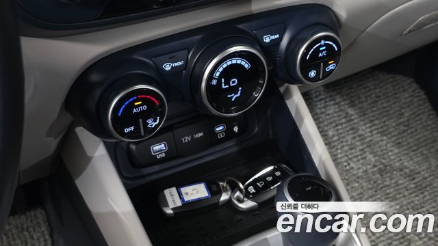 Hyundai Venue 2023 — photo 18