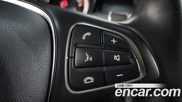 Mercedes-Benz GLA-Class 2018 — photo 21