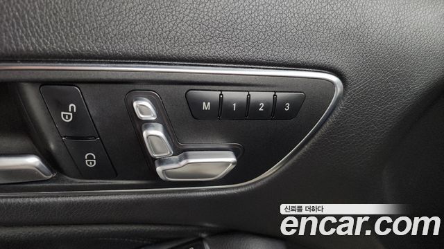 Mercedes-Benz GLA-Class 2018 — photo 27