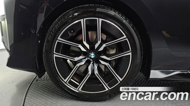 BMW 7-Series 2023 — photo 5