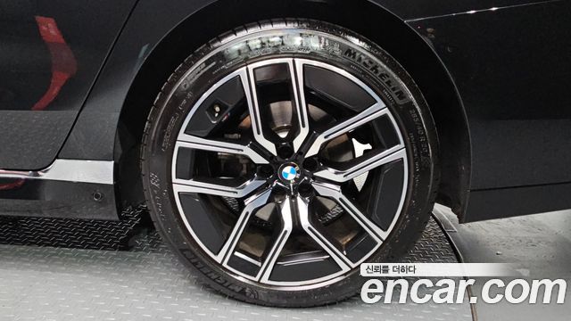 BMW 7-Series 2023 — photo 7