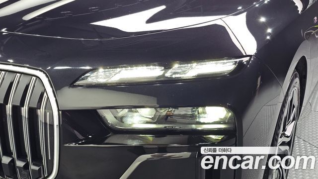 BMW 7-Series 2023 — photo 8