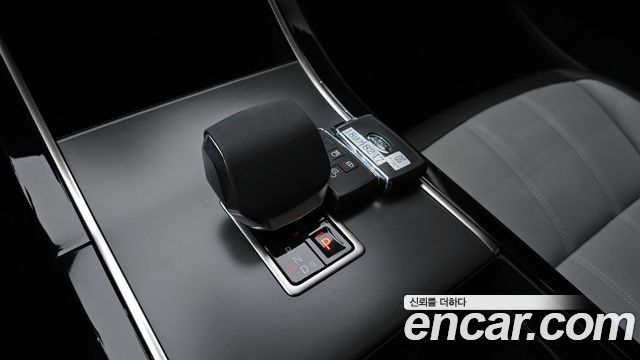 Land Rover Range Rover Evoque 2024 — photo 9