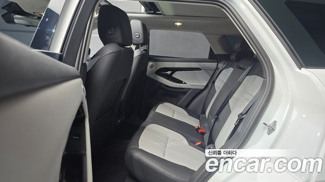 Land Rover Range Rover Evoque 2024 — photo 11