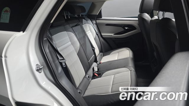 Land Rover Range Rover Evoque 2024 — photo 12