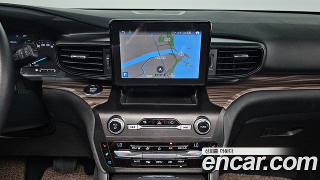 Ford Explorer 2020 — photo 23