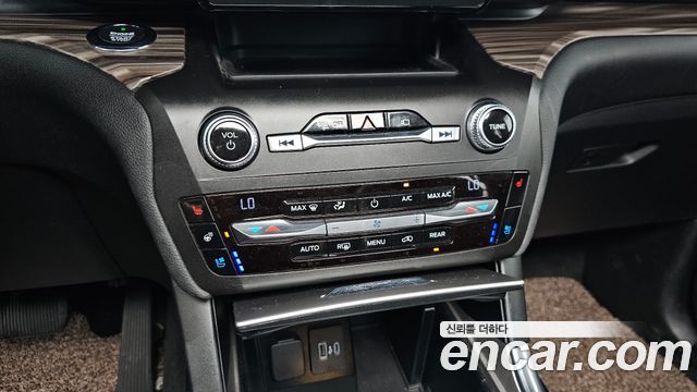 Ford Explorer 2020 — photo 26
