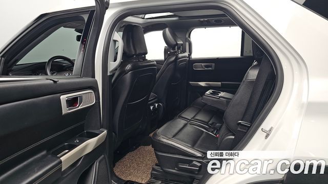 Ford Explorer 2020 — photo 16