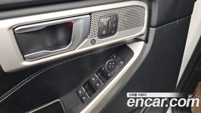 Ford Explorer 2020 — photo 28