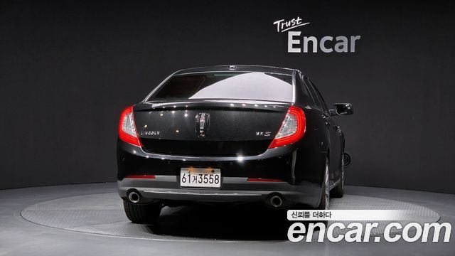 Lincoln MKS 2014 — photo 4