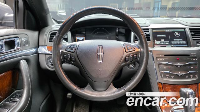 Lincoln MKS 2014 — photo 20