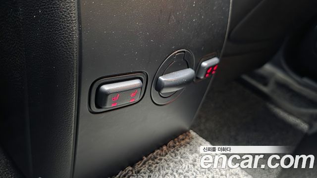 Lincoln MKS 2014 — photo 25